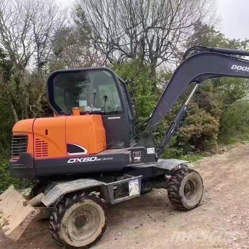 Doosan DX60W Kolová rýpadla