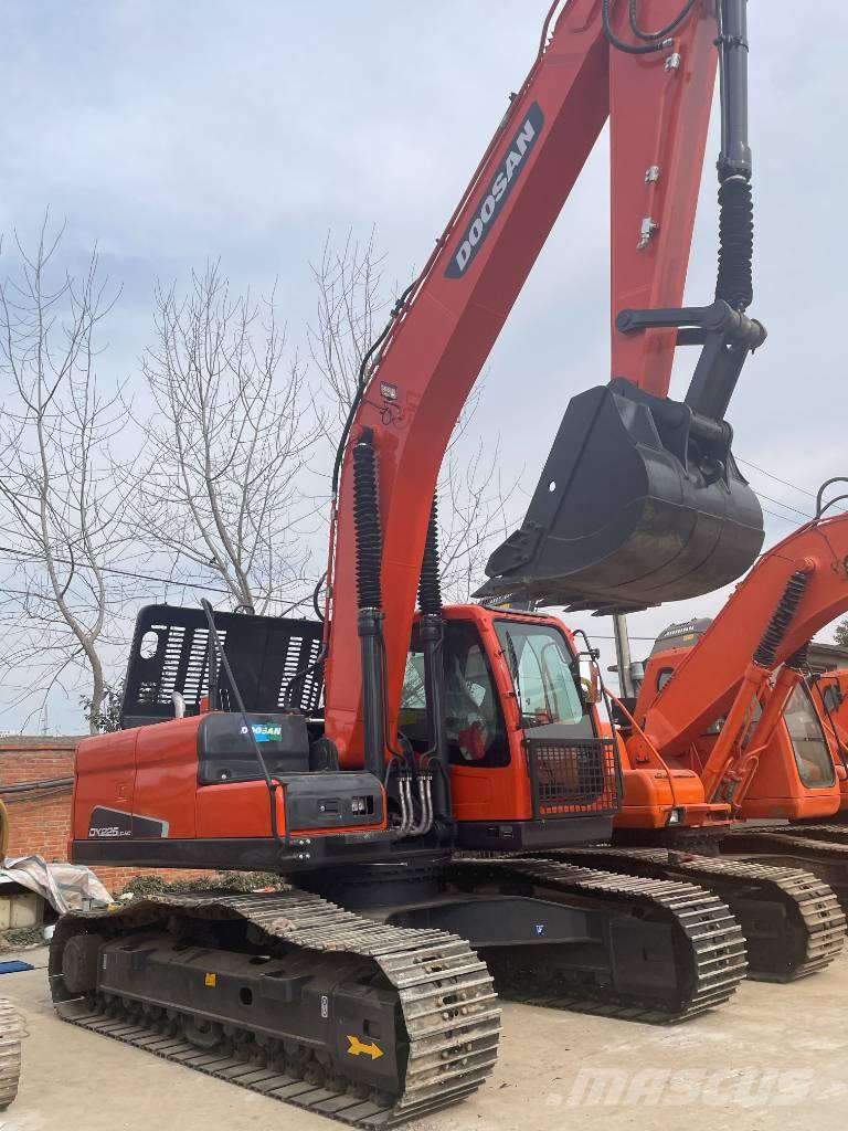 Doosan DX 225 LCA Pásová rýpadla