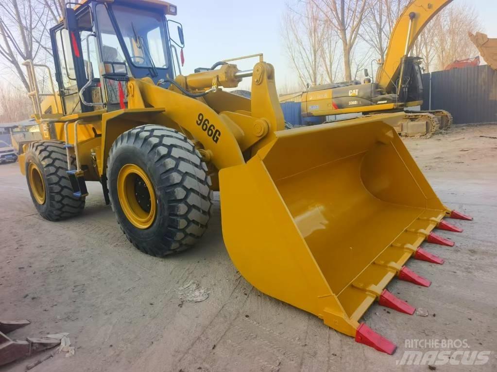 CAT 966G Kolové nakladače