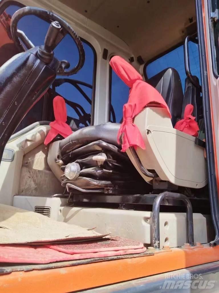 Doosan DX150W-9 Kolová rýpadla
