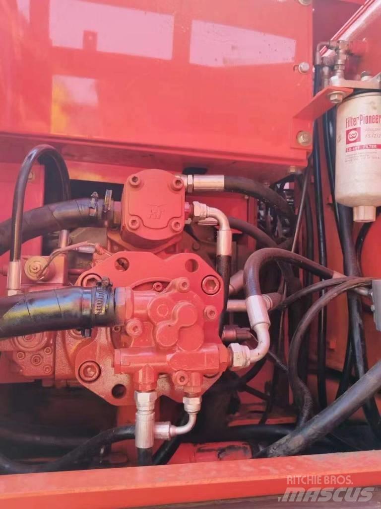 Doosan DX150W-9 Kolová rýpadla