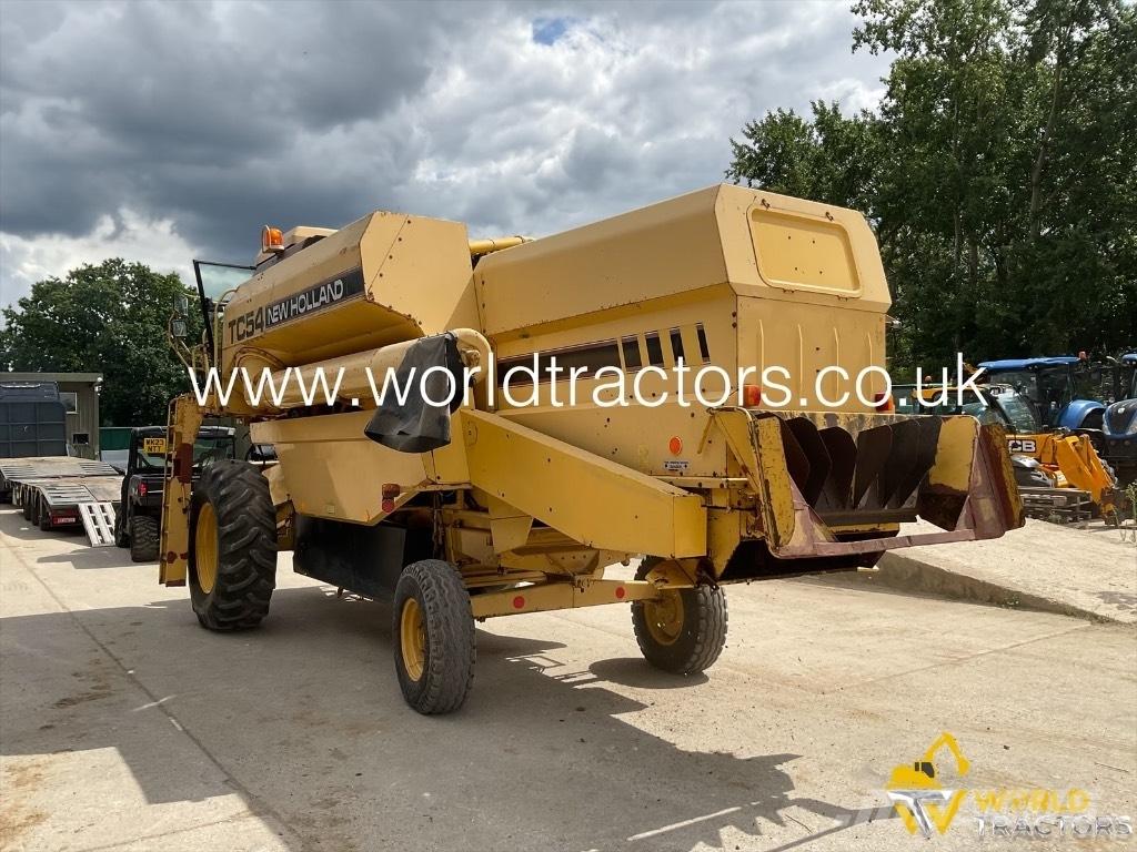 New Holland TC 54 Sklízecí mlátičky