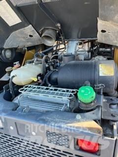 John Deere 331g Smykem řízené nakladače