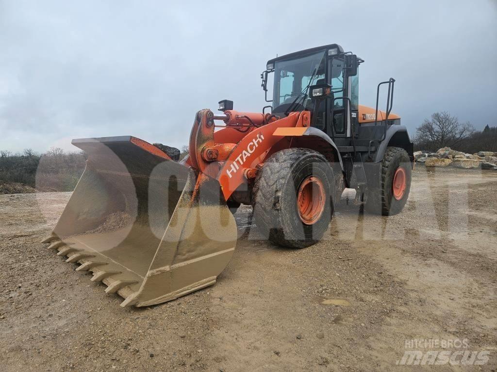 Hitachi ZW 220 Kolové nakladače