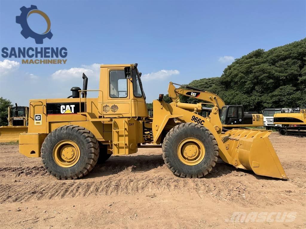 CAT 966C Kolové nakladače