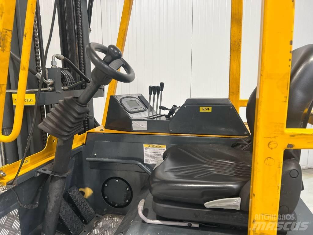 Combilift CBE2500 4 cestní vysokozdvižné vozíky