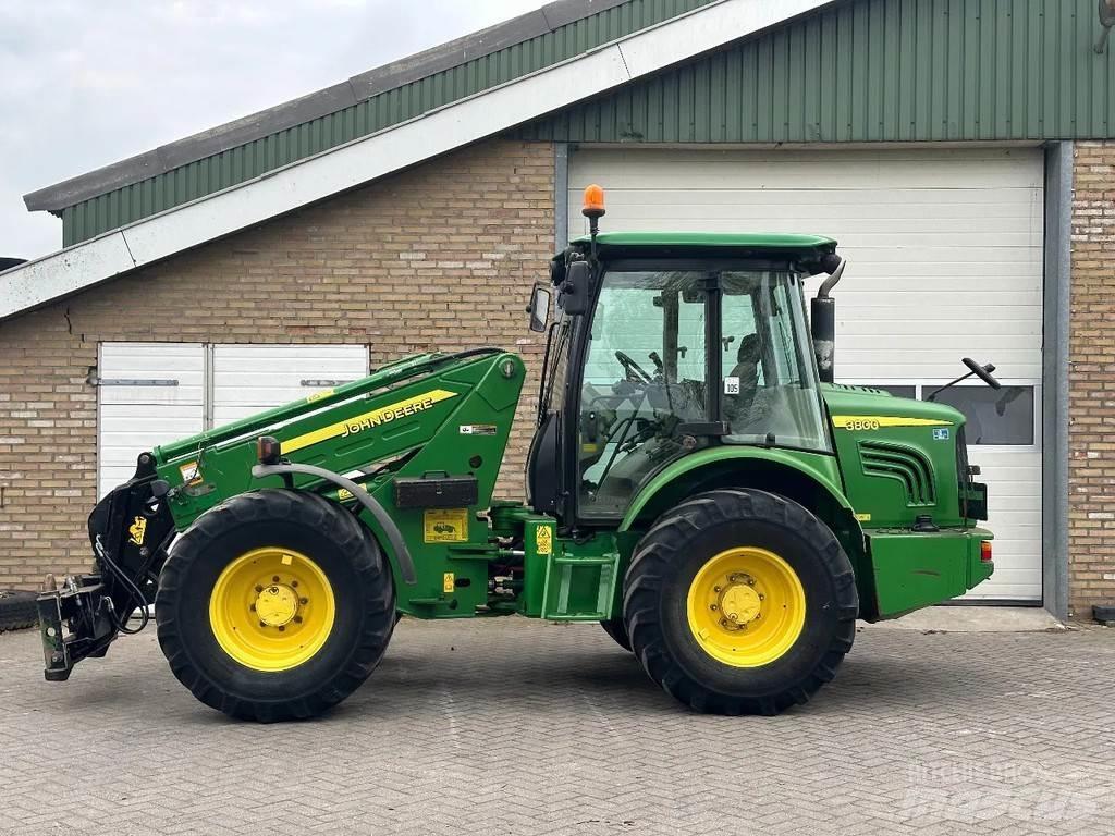 John Deere 3800 Teleskopické kolové nakladače