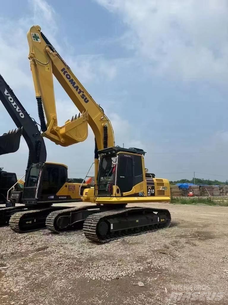 Komatsu 210-8 Pásová rýpadla