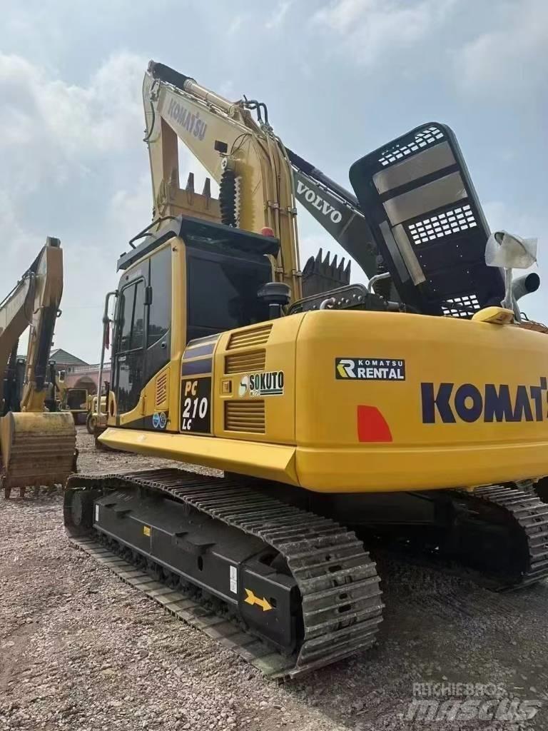Komatsu 210-8 Pásová rýpadla