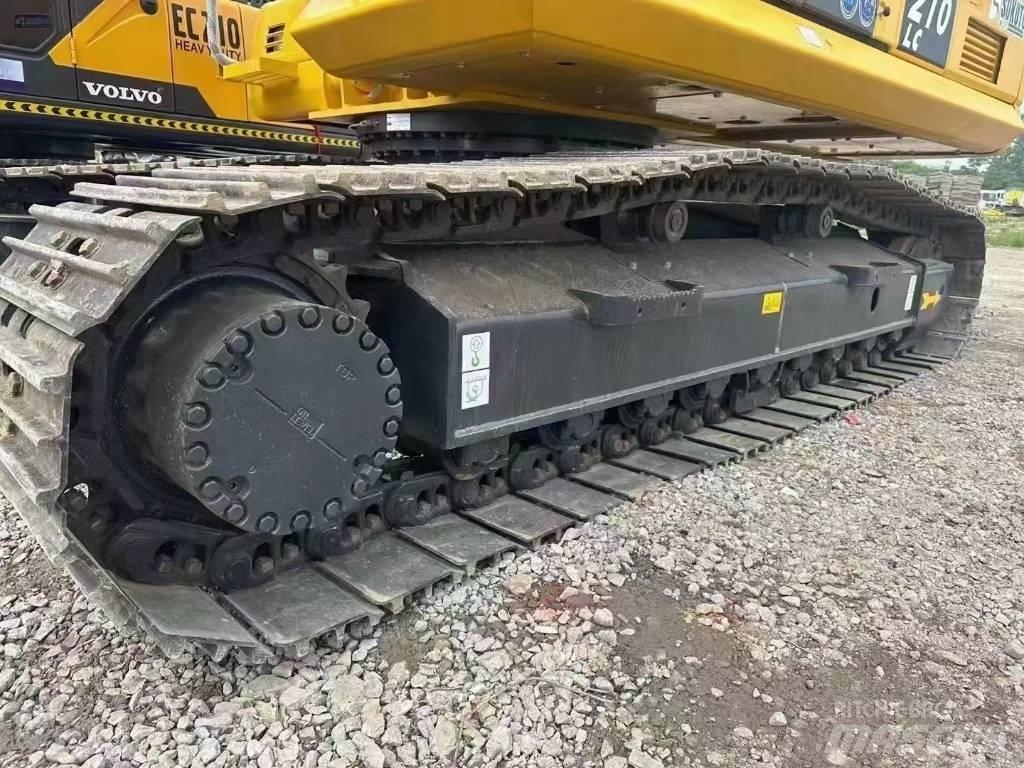 Komatsu 210-8 Pásová rýpadla