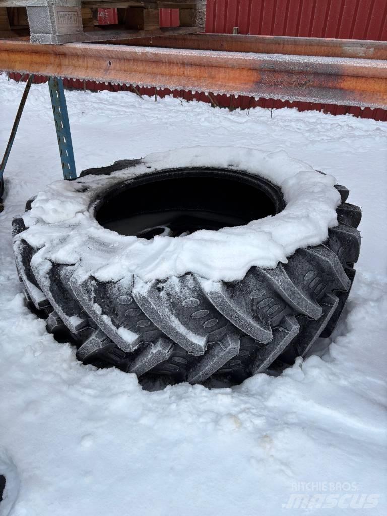 BKT 520/85R38 Pneumatiky, kola a ráfky