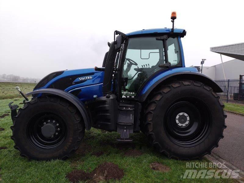 Valtra T 234 A Traktory
