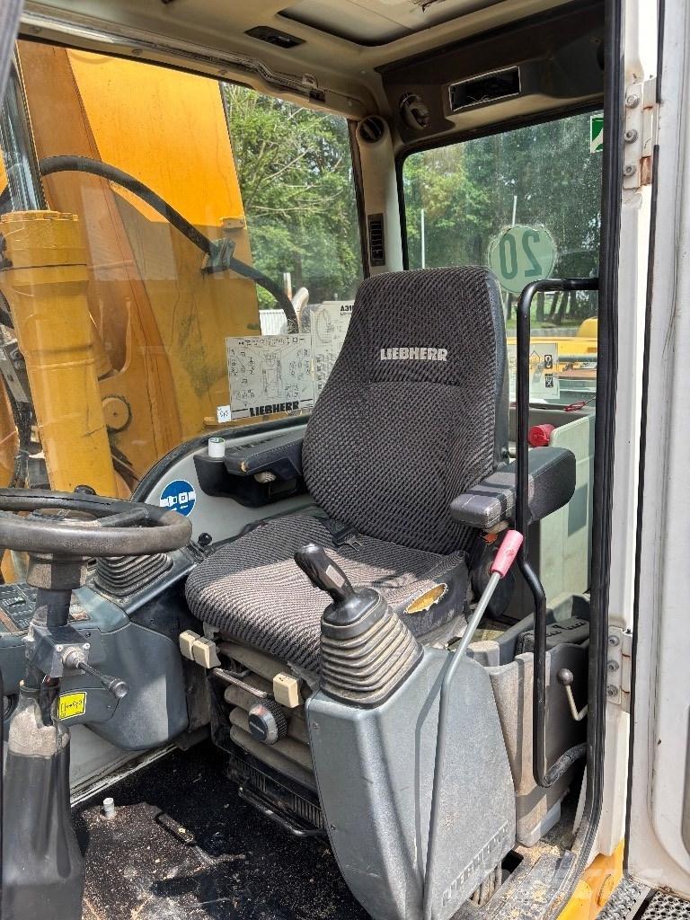 Liebherr A316 Kolová rýpadla