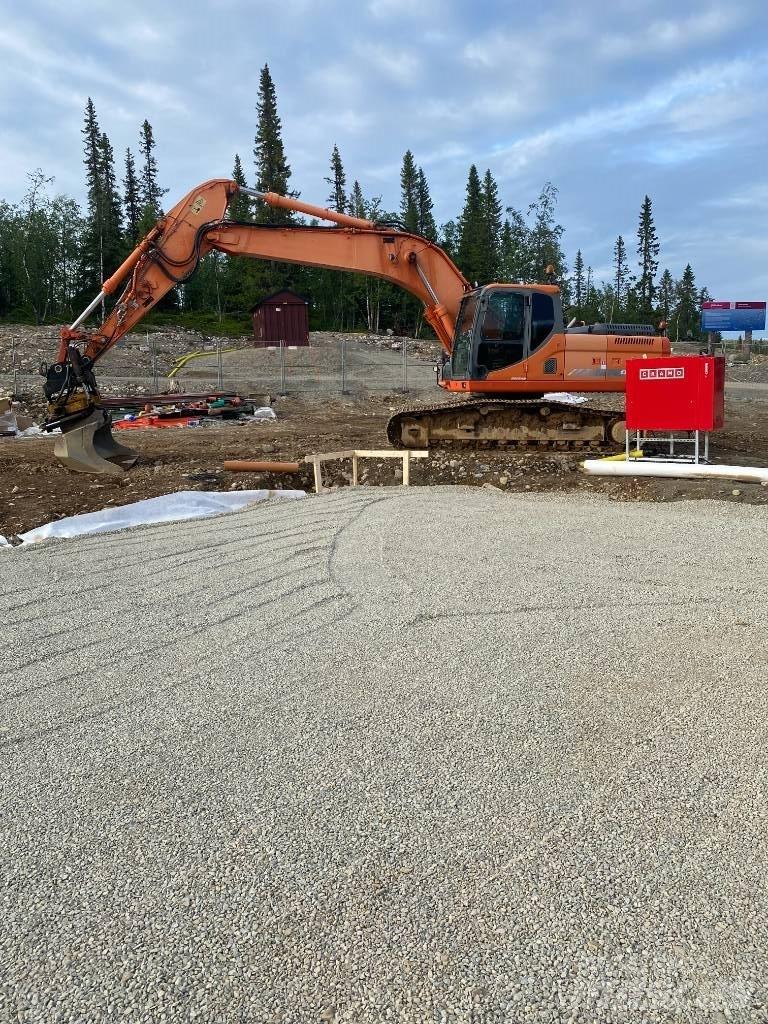 Doosan DX 255 Pásová rýpadla