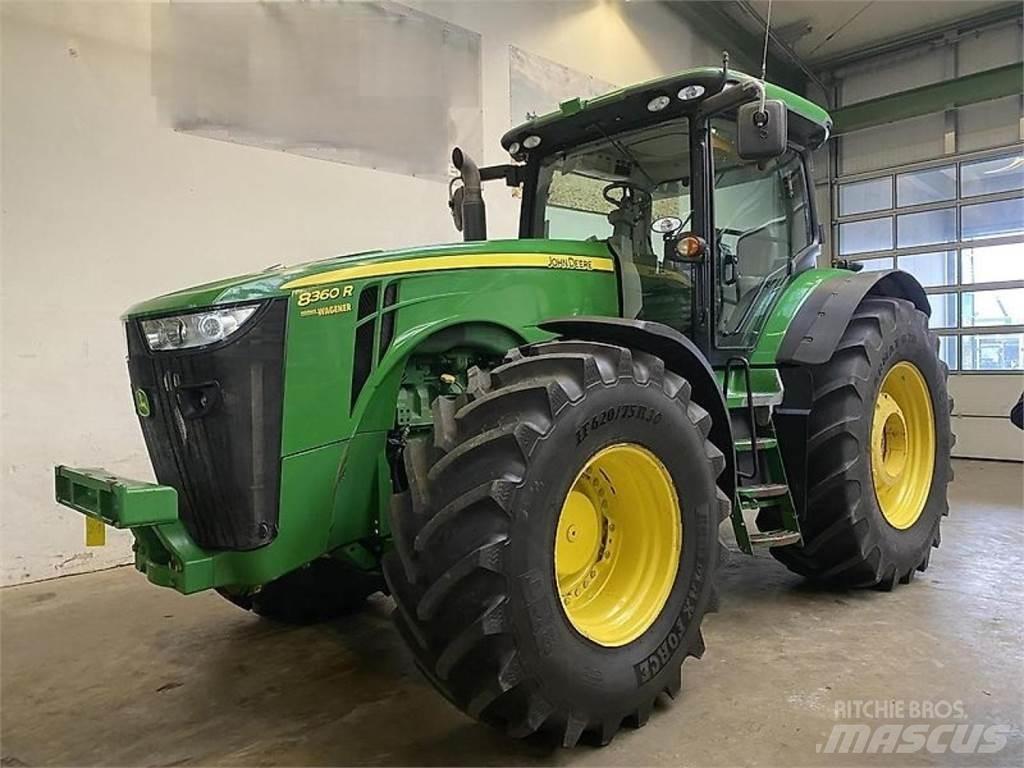 John Deere 8360R Traktory