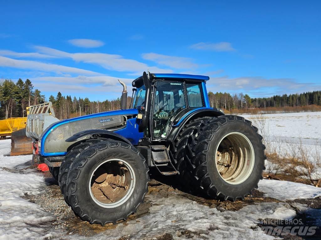 Valtra T 171 Traktory