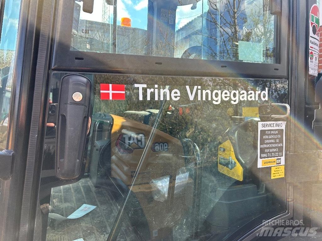 CAT 906 Kolové nakladače
