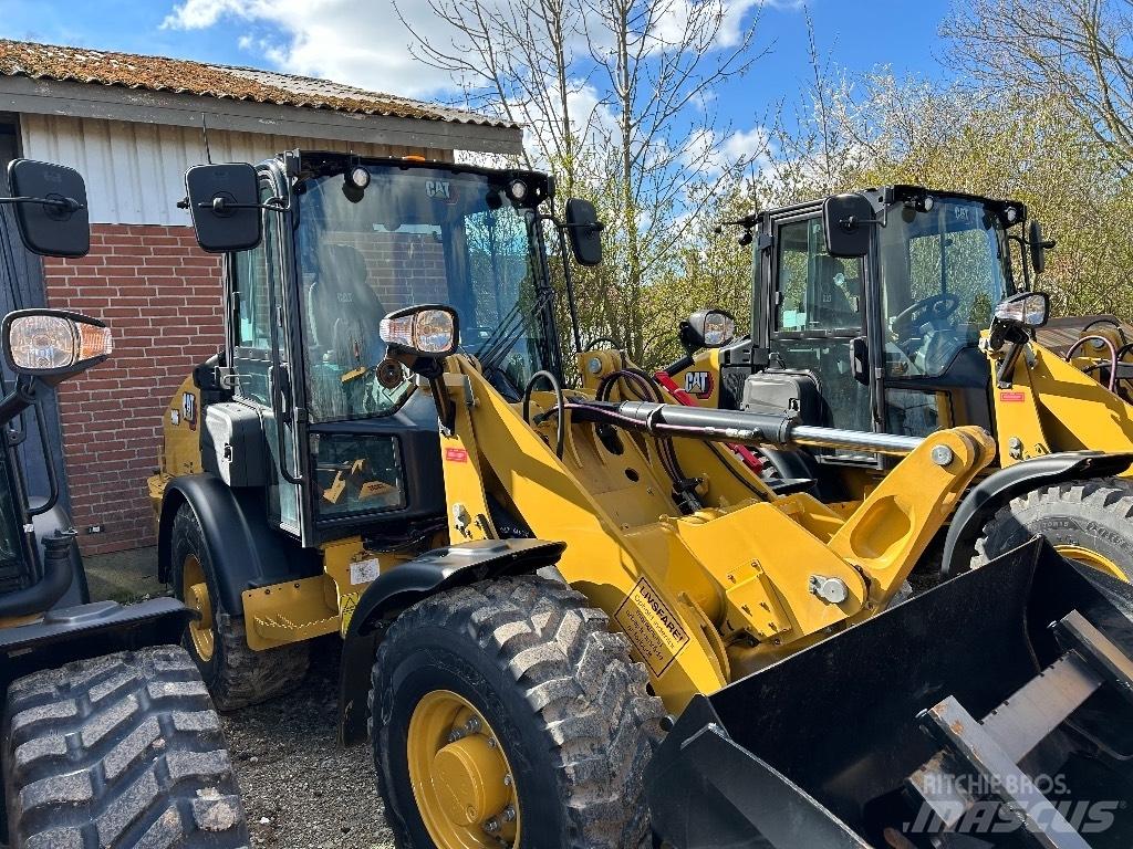CAT 906 Kolové nakladače
