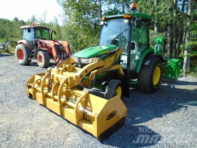 John Deere 4066 R Traktory
