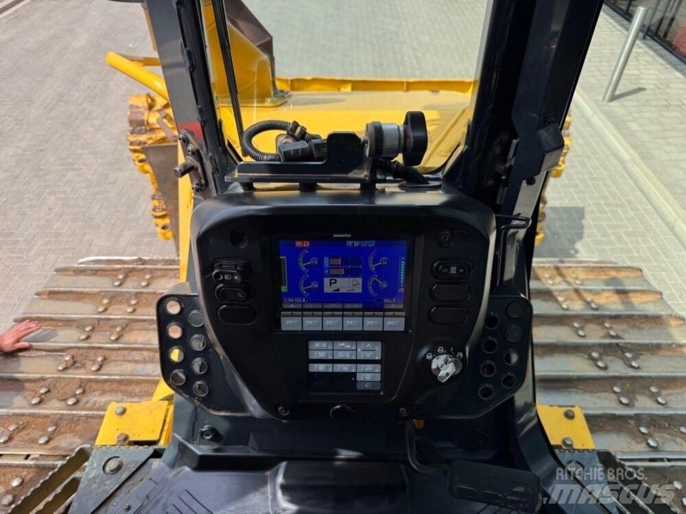 Komatsu D61PXi-24EO Pásové dozery