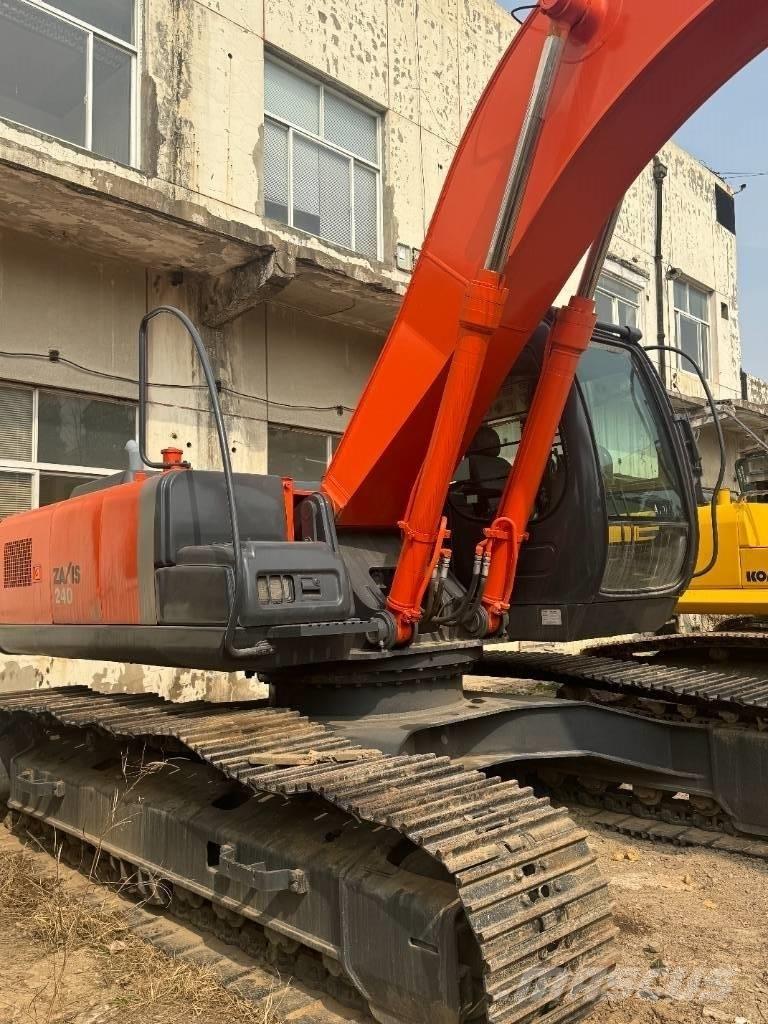 Hitachi ZX 240 Pásová rýpadla
