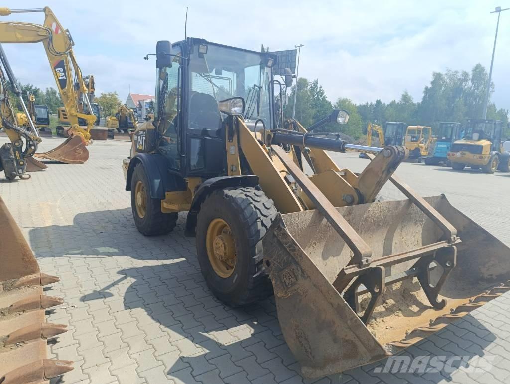 CAT 906 H Kolové nakladače