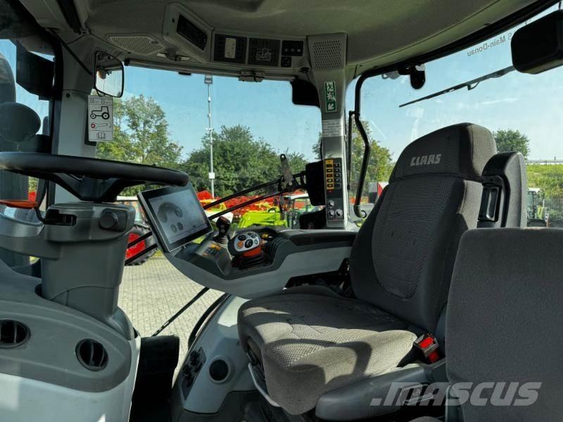 CLAAS AXION 810 Traktory