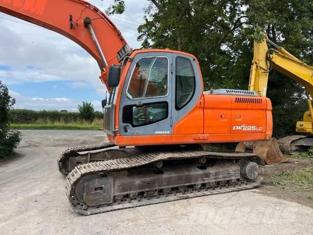 Doosan DX 225 LC Pásová rýpadla