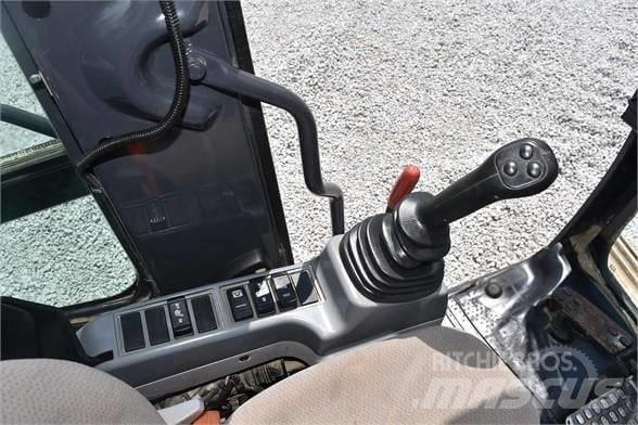 Hitachi ZX 135 Pásová rýpadla