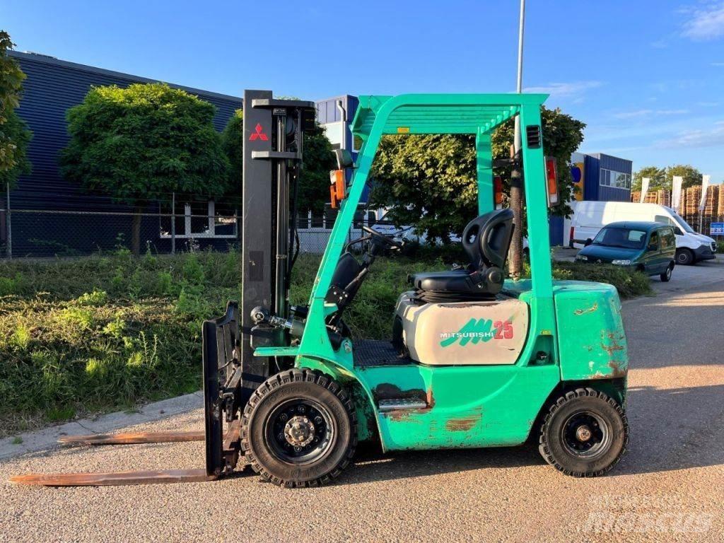 Mitsubishi FD25 Dieselové vozíky