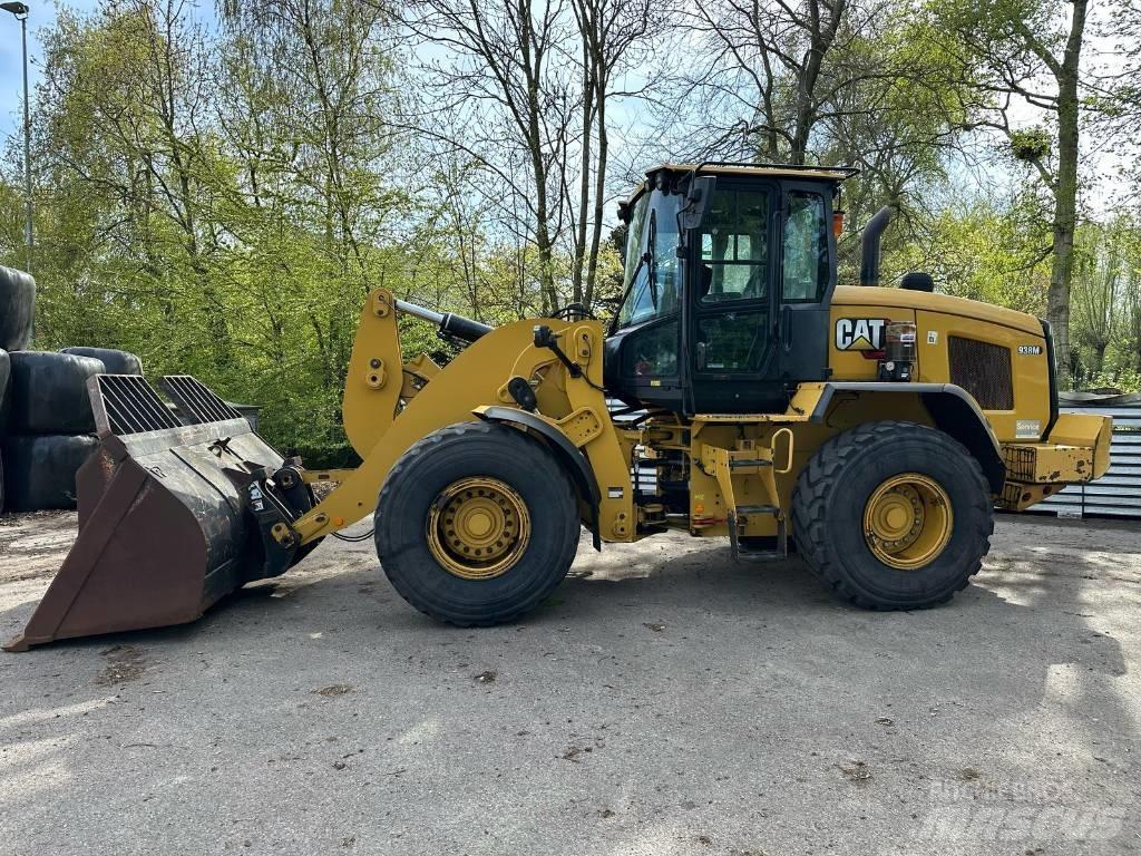 CAT 938 M Kolové nakladače