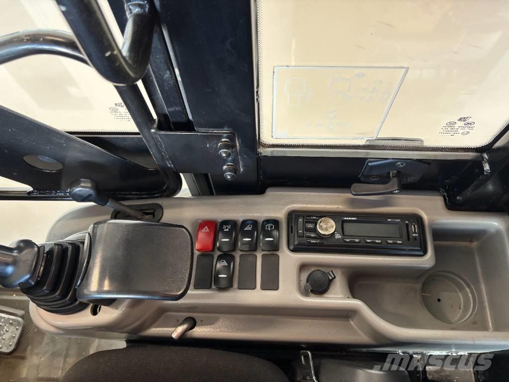 JCB 403 Víceúčelové nakladače