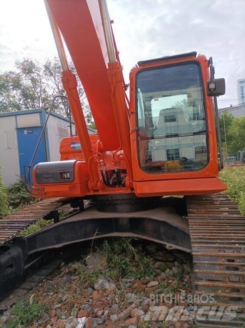 Doosan DX 300 Pásová rýpadla