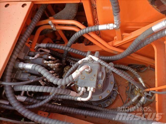 Doosan DX 300 Pásová rýpadla