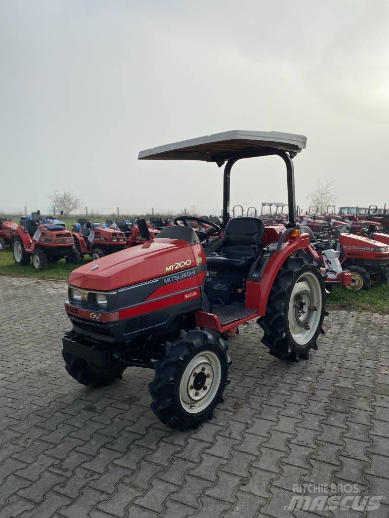 Mitsubishi MT200 Kompaktní traktory