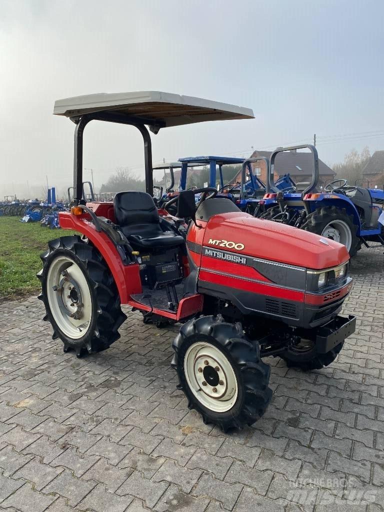 Mitsubishi MT200 Kompaktní traktory