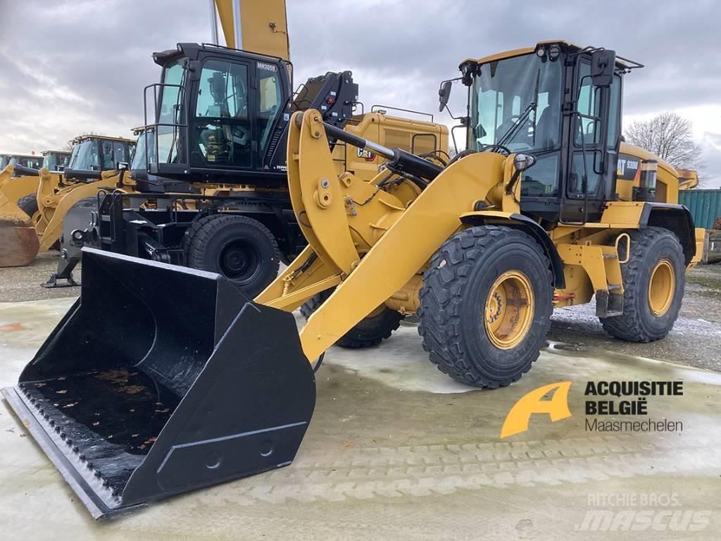 CAT 930M Kolové nakladače