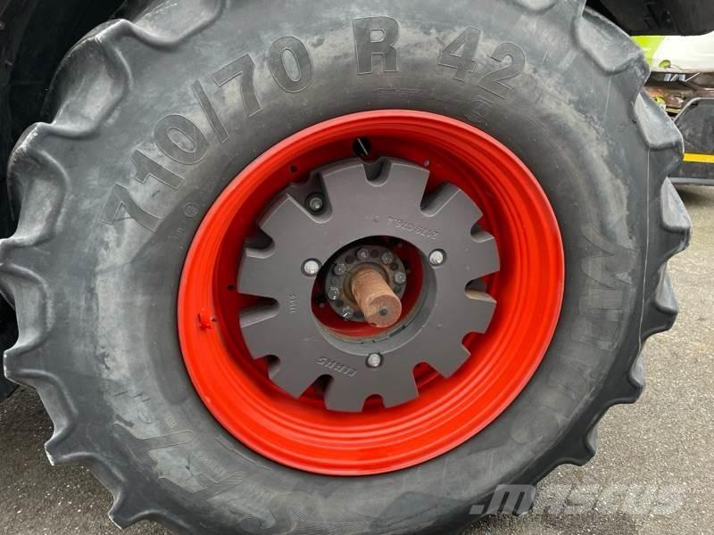 CLAAS Axion 870 Traktory