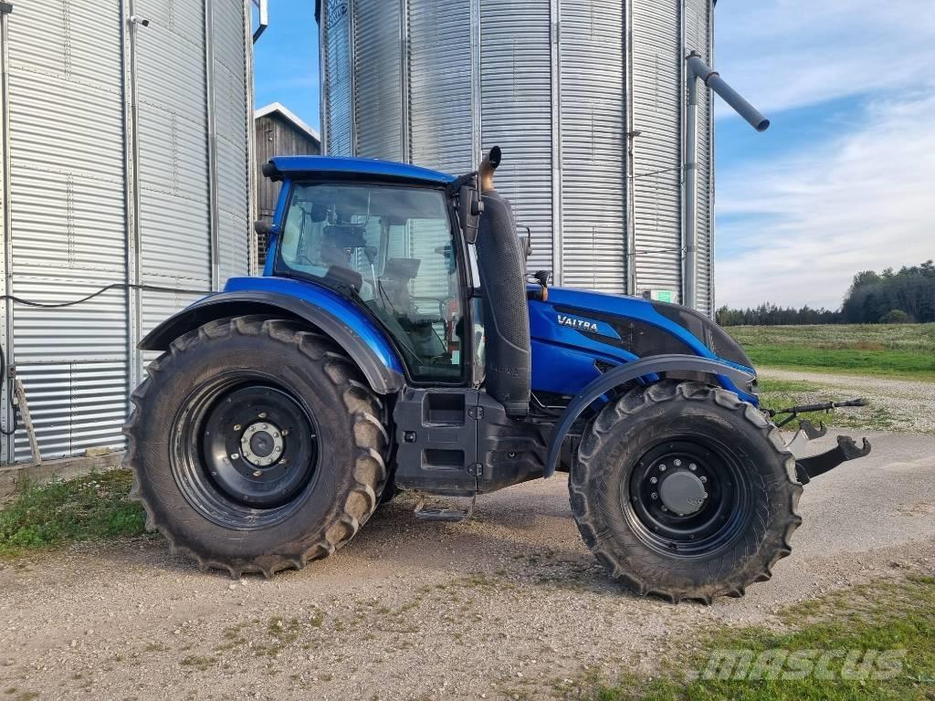 Valtra T 254 V Traktory