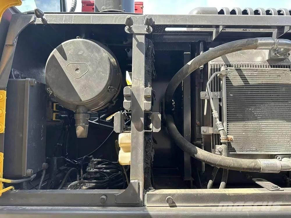 Volvo EC240D Pásová rýpadla