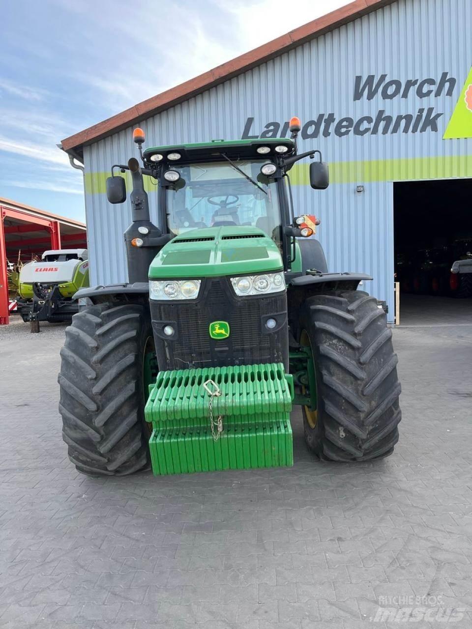 John Deere 8345R Traktory