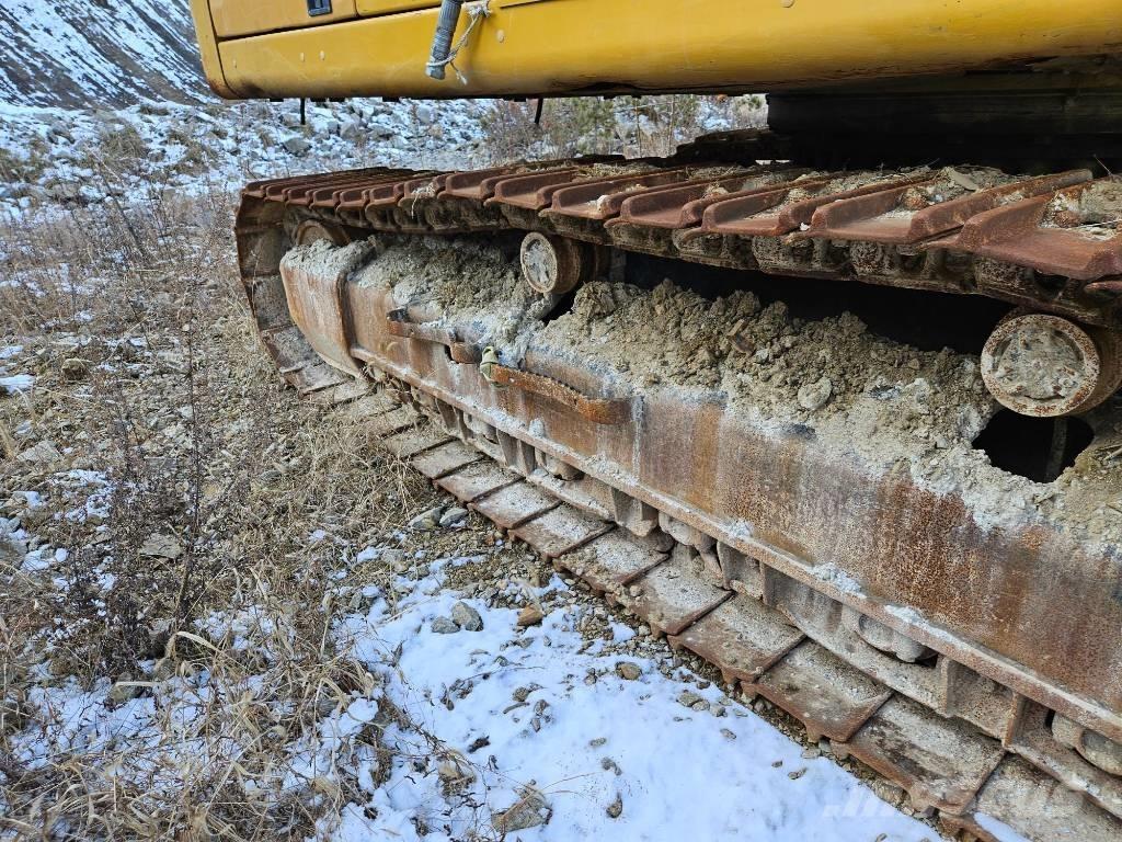 CAT 330 Pásová rýpadla