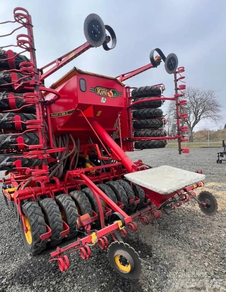 Väderstad RapidA600S Mechanické secí stroje