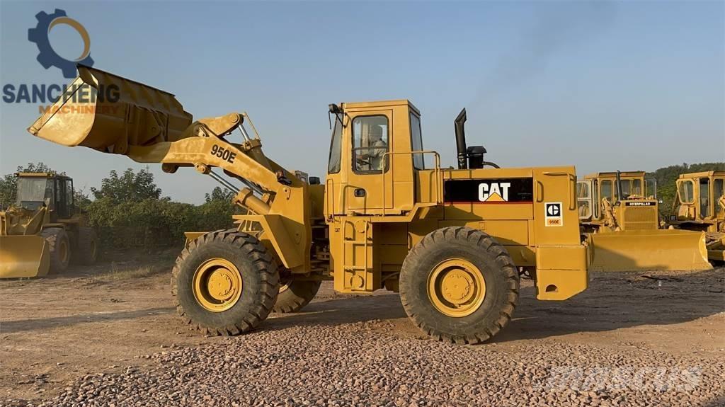 CAT 950E Kolové nakladače