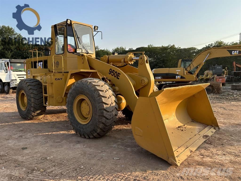 CAT 950E Kolové nakladače