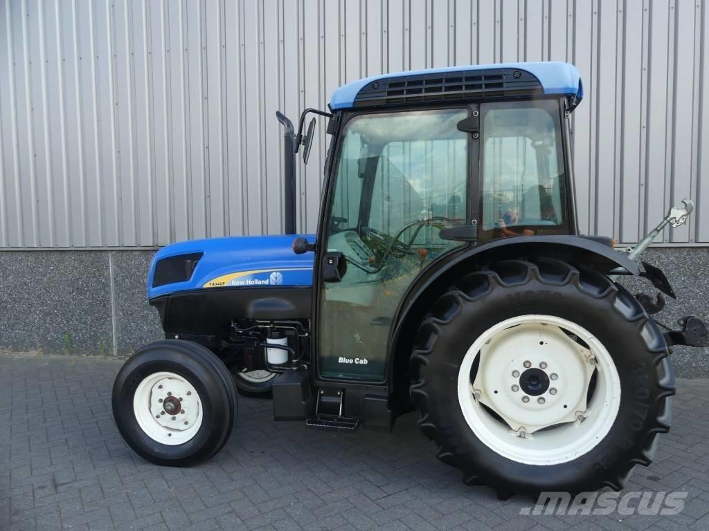 New Holland T4040F Traktory