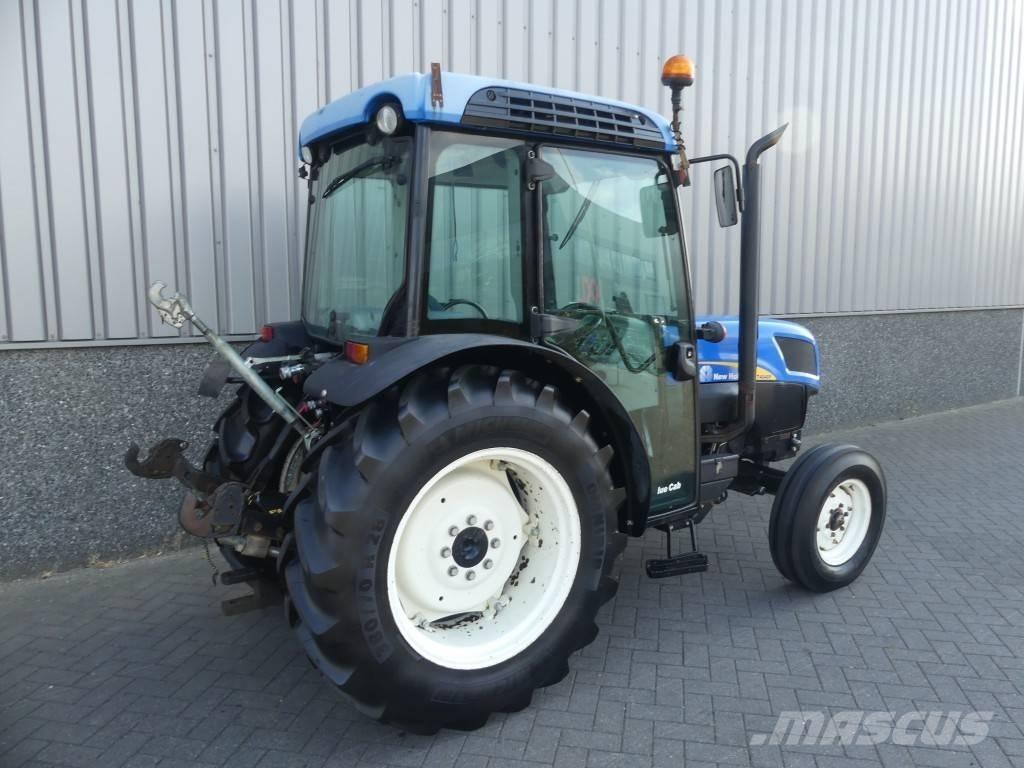 New Holland T4040F Traktory