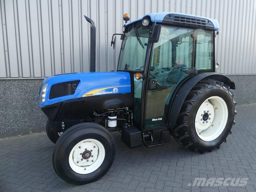 New Holland T4040F Traktory