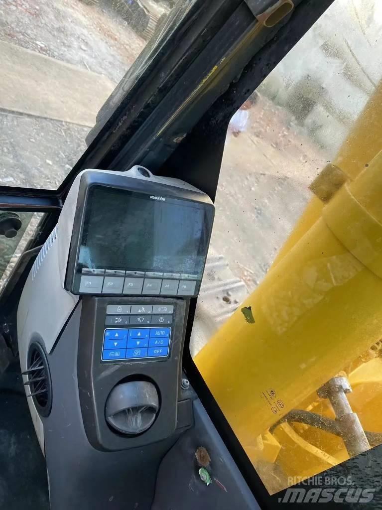Komatsu PC450-8 Pásová rýpadla