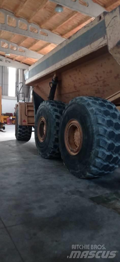 CAT 740 Kloubové dempry